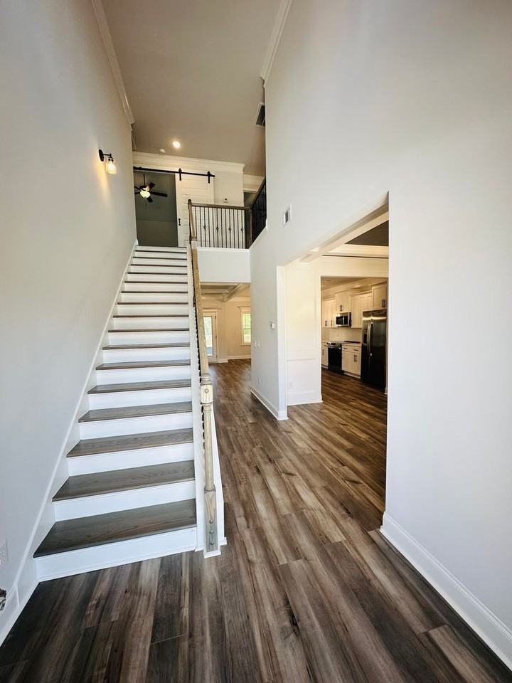 718 Lindsey Brooke Trce - Photo 3 of 38