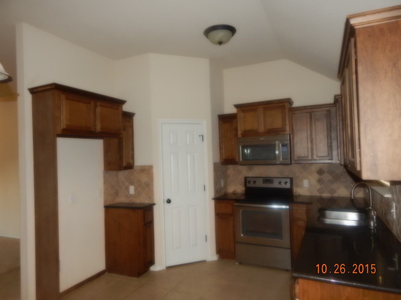 2325 Golden Ln - Photo 4 of 12