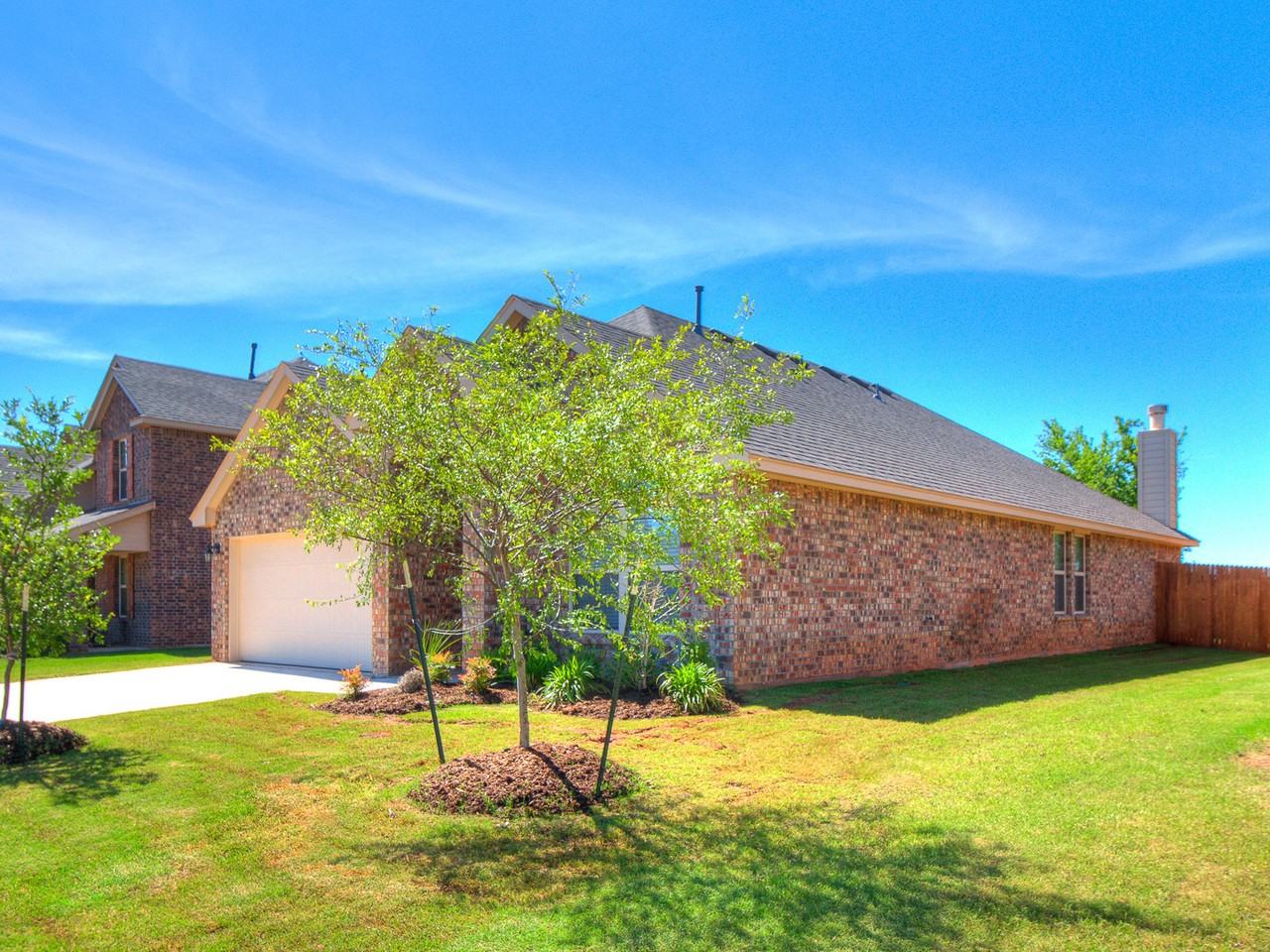 7336 Nw 148th St - Photo 3 of 49