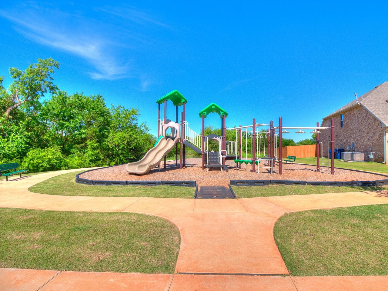 7336 Nw 148th St - Photo 5 of 49