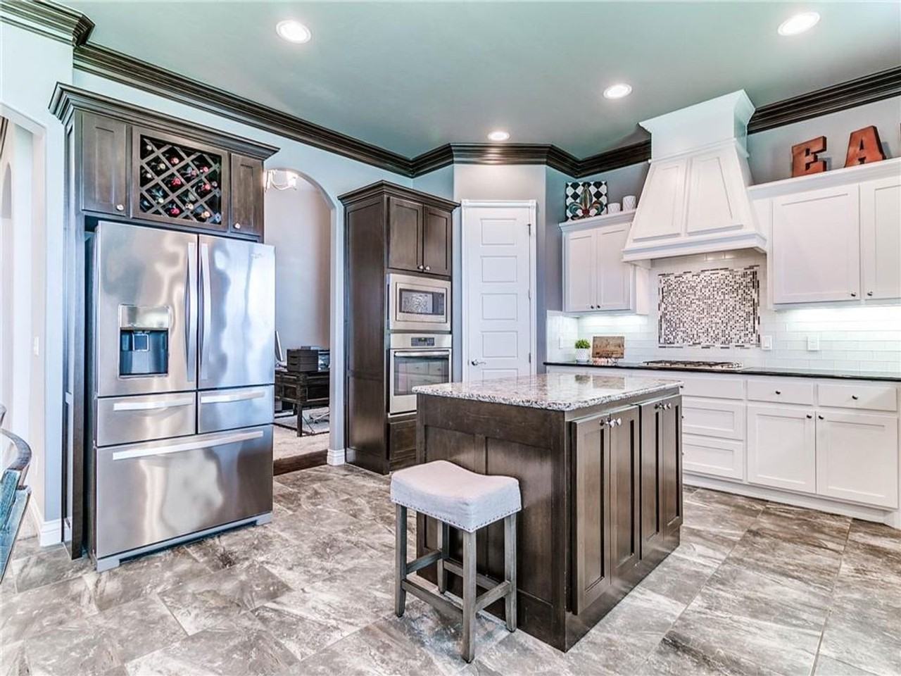 6305 Nw 156th St - Photo 5 of 28