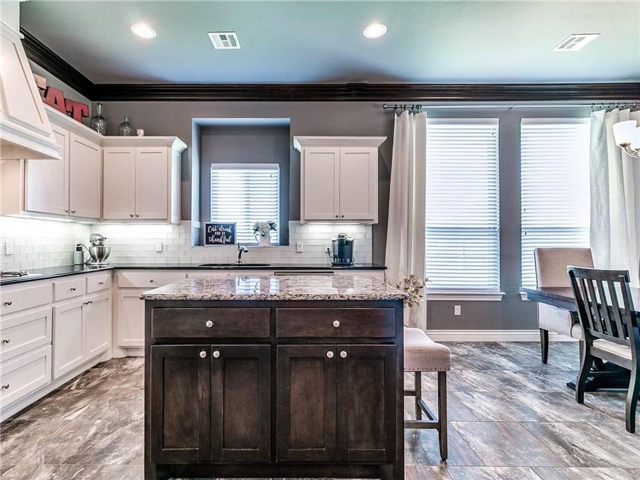 6305 Nw 156th St - Photo 6 of 28