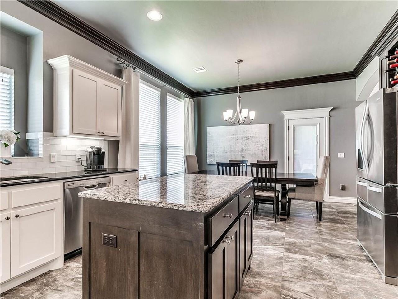 6305 Nw 156th St - Photo 7 of 28