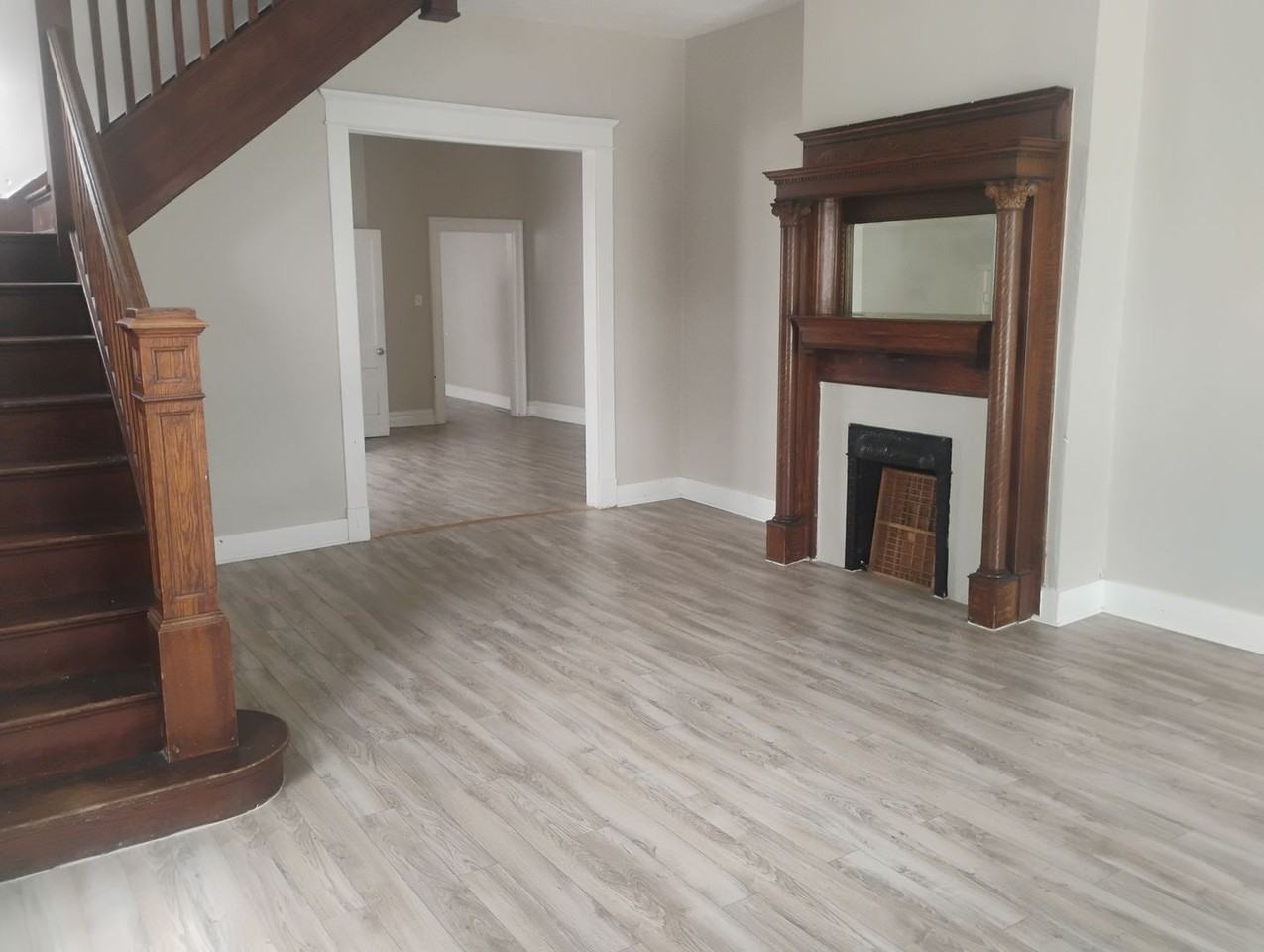 830 N Main St - Photo 3 of 10