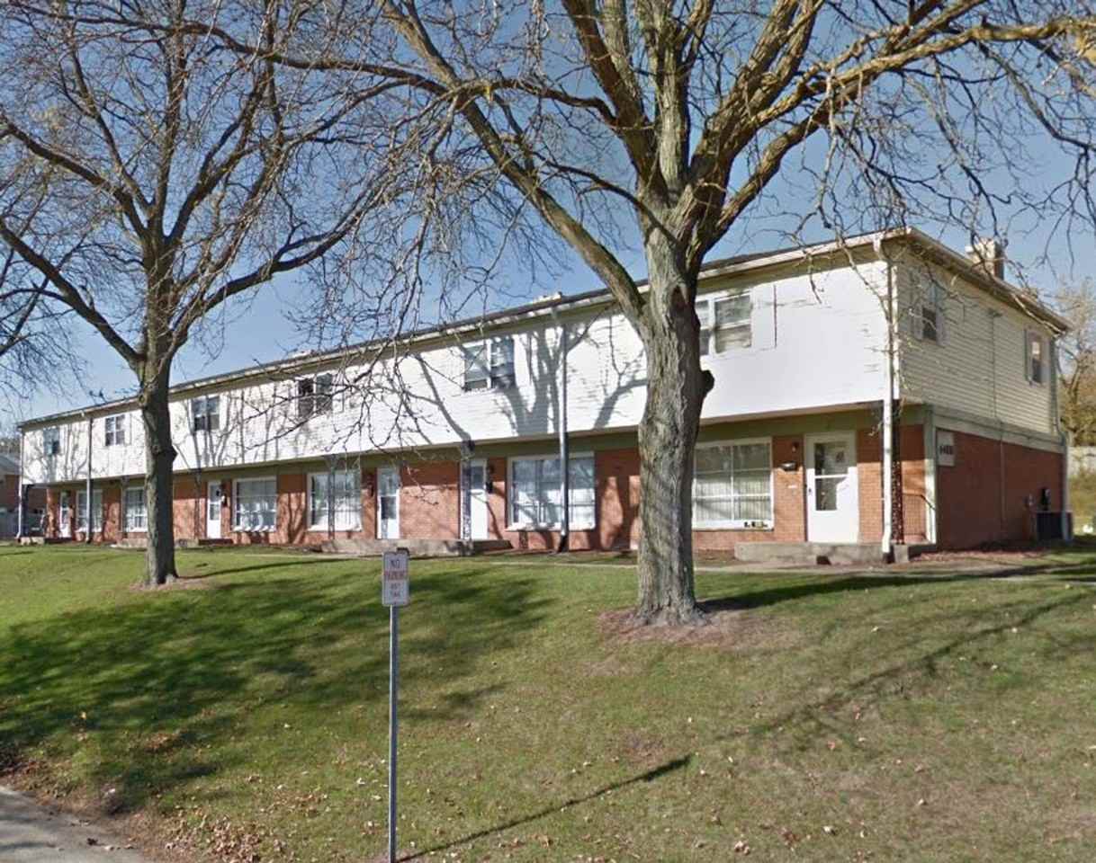 Immaculate Updated 3 Bedroom with 1.5 Bath - Photo 3 of 21