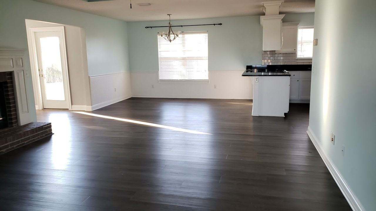 1905 Rhett Place - Photo 2 of 10