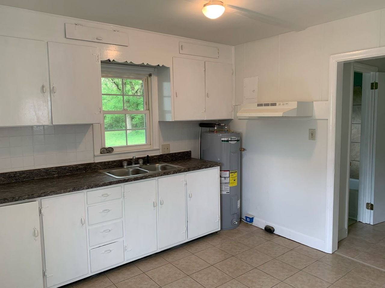 2824 Frank St - Photo 2 of 7