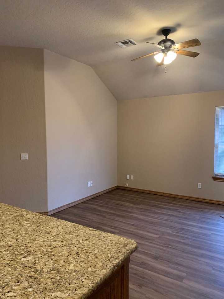 206 Woodbriar Rd - Photo 2 of 13