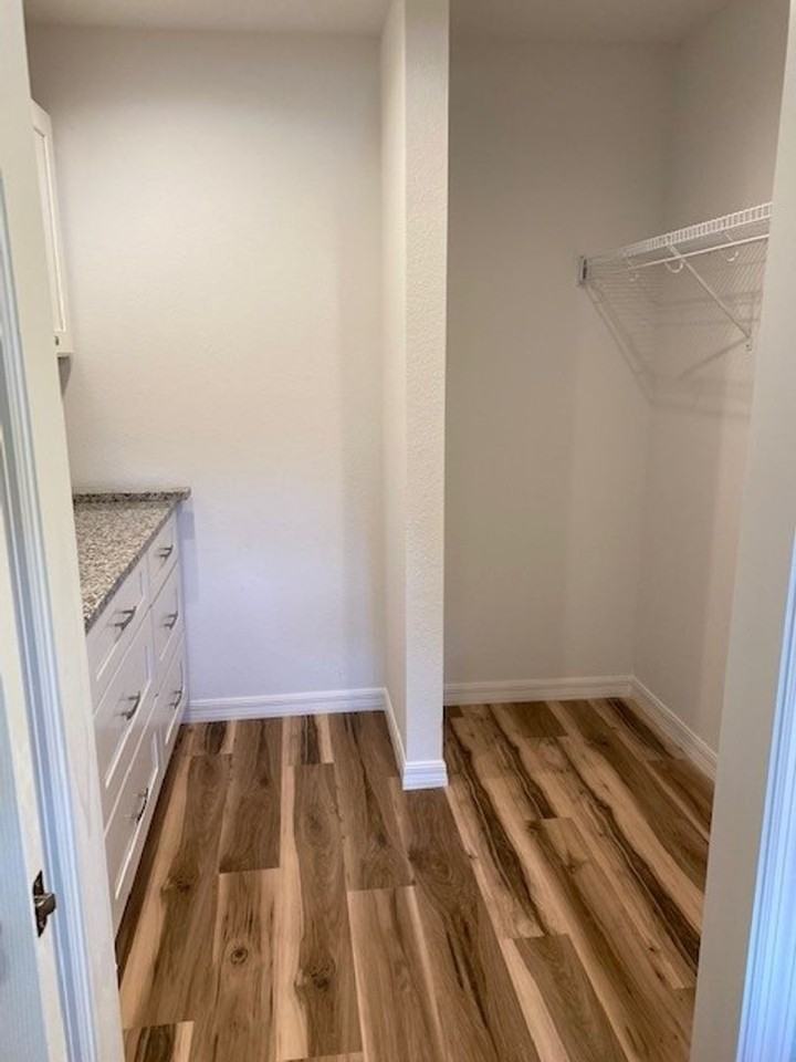 342 E Wisconsin Ave - Photo 3 of 10