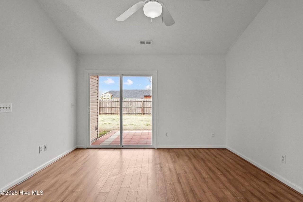 2511 Bradfield Ct - Photo 4 of 19