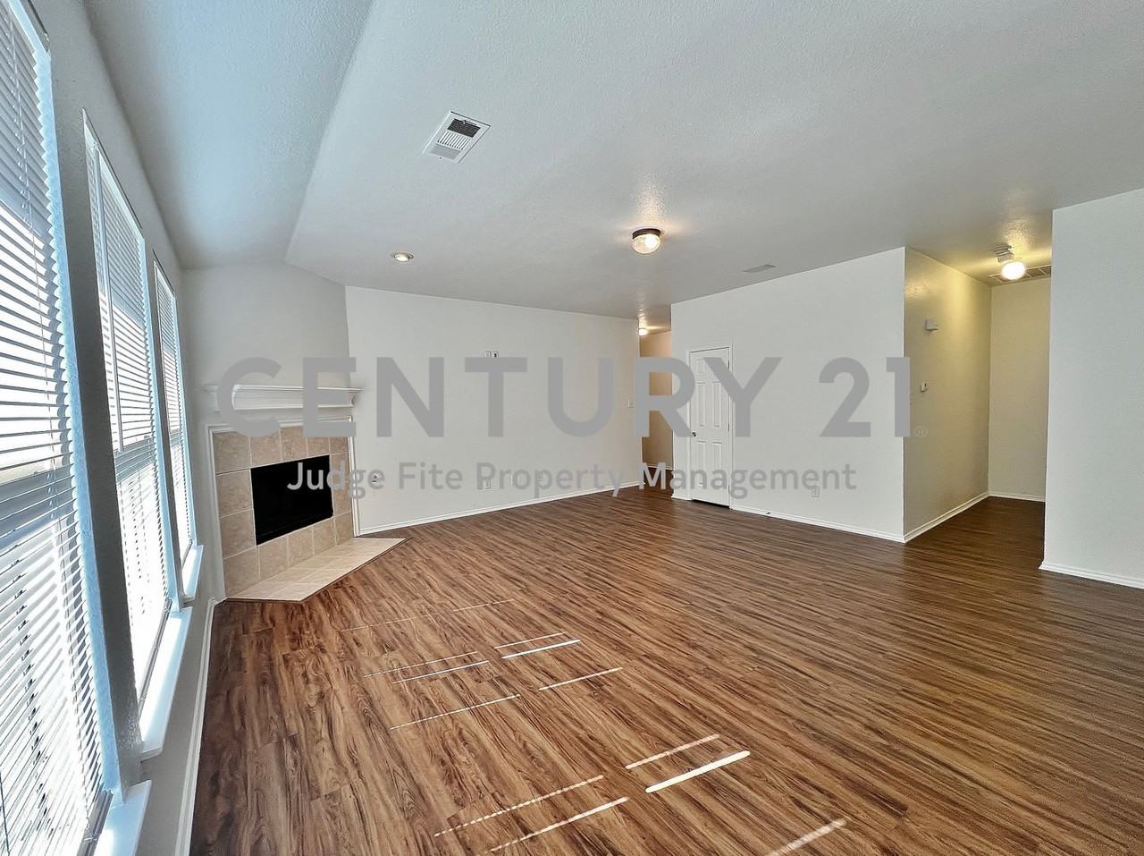 7221 Fossil Hill Dr - Photo 3 of 11