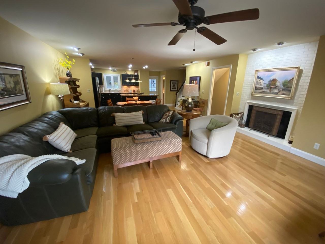 323 S Towanda Ave - Photo 3 of 22