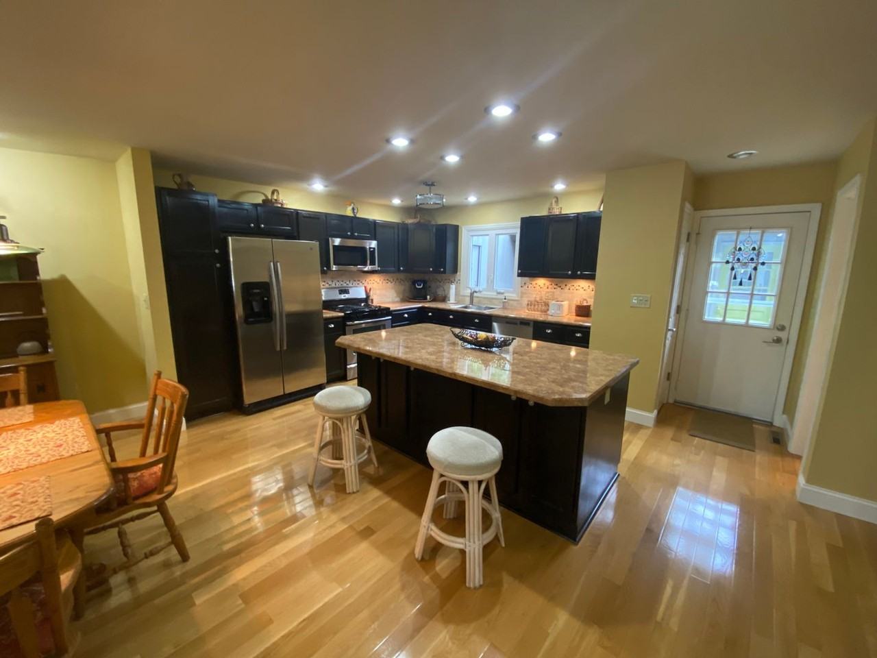 323 S Towanda Ave - Photo 5 of 22