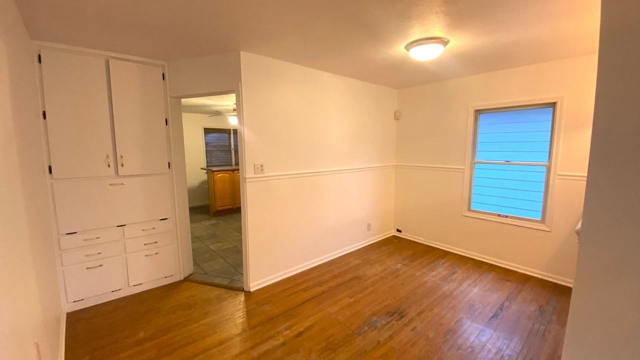 1431 E Paris Ave - Photo 5 of 9
