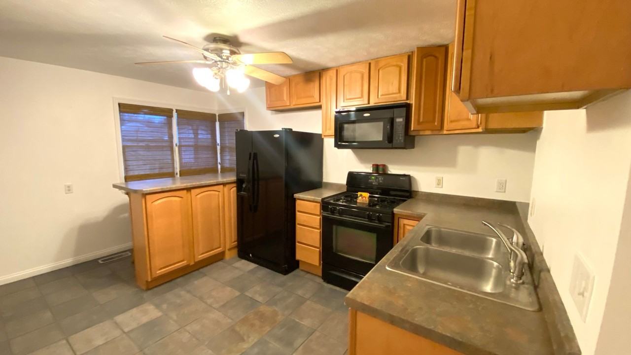 1431 E Paris Ave - Photo 6 of 9