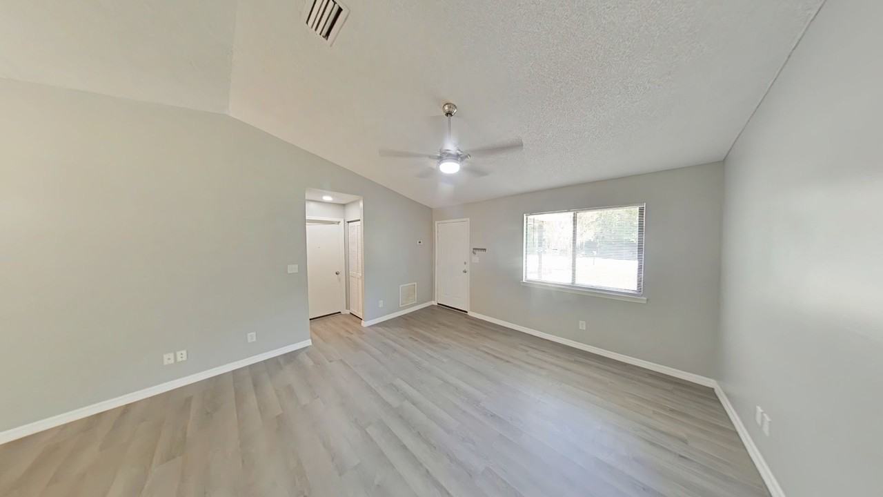 6440 Nw 66th Ct - Photo 5 of 15