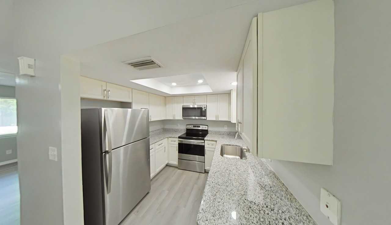6440 Nw 66th Ct - Photo 7 of 15