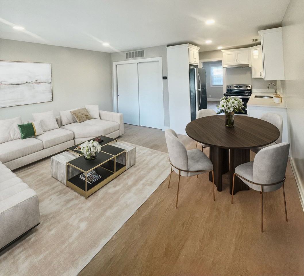 Brownstone - Photo 2 of 30