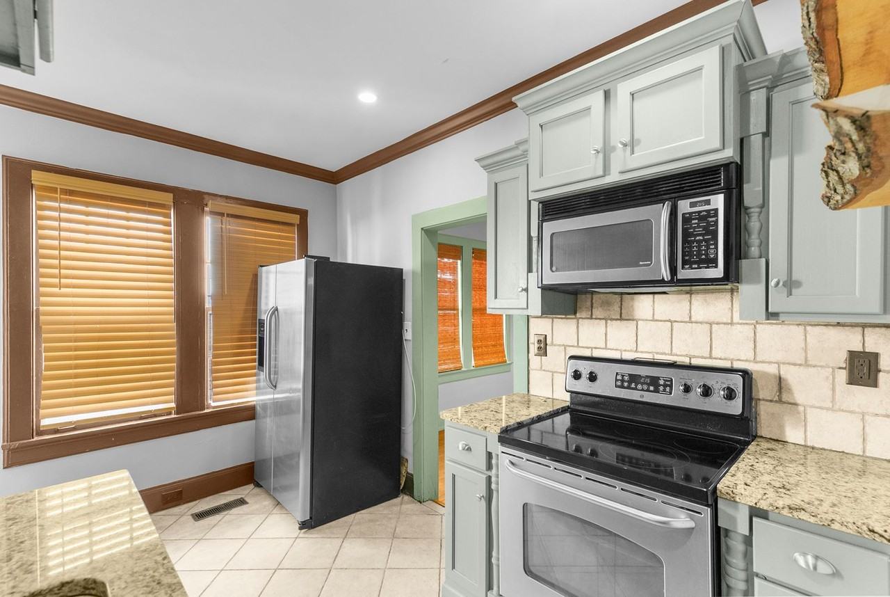 Burlington Flats - Photo 2 of 23