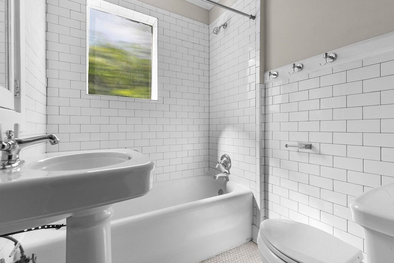 Burlington Flats - Photo 4 of 23