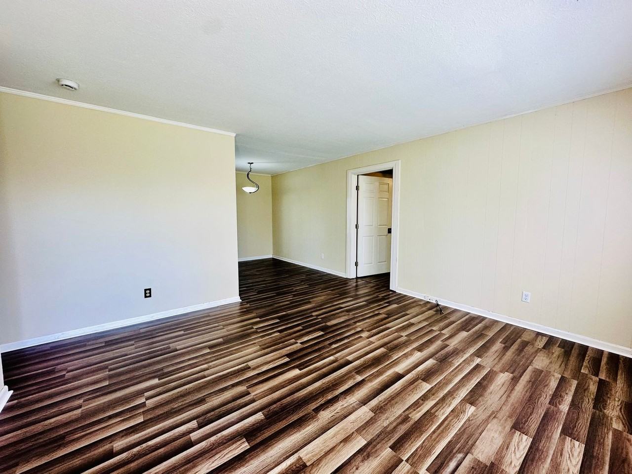 710 Latimer Ave - Photo 2 of 28