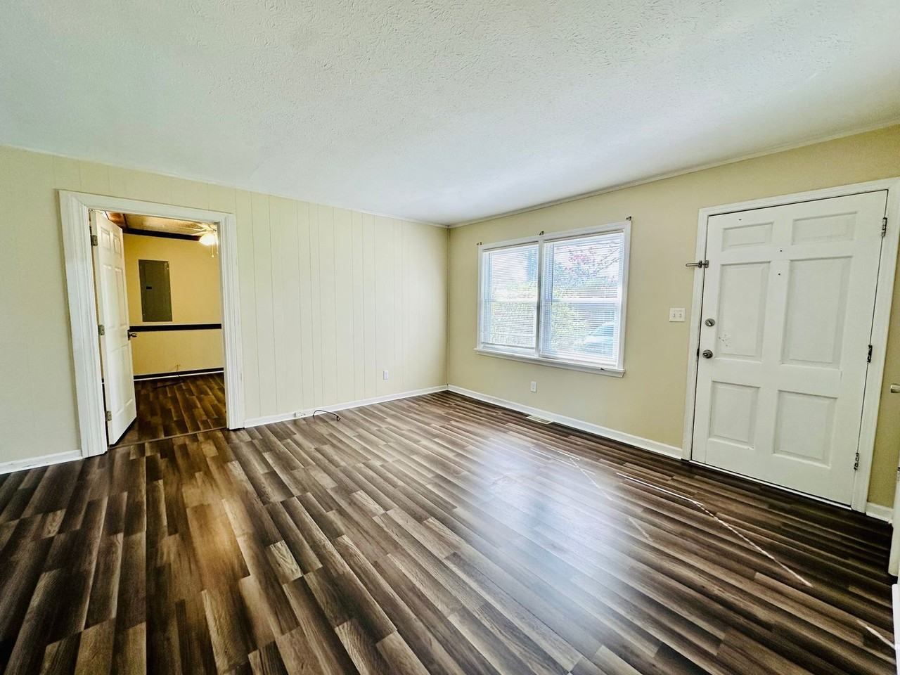 710 Latimer Ave - Photo 4 of 28