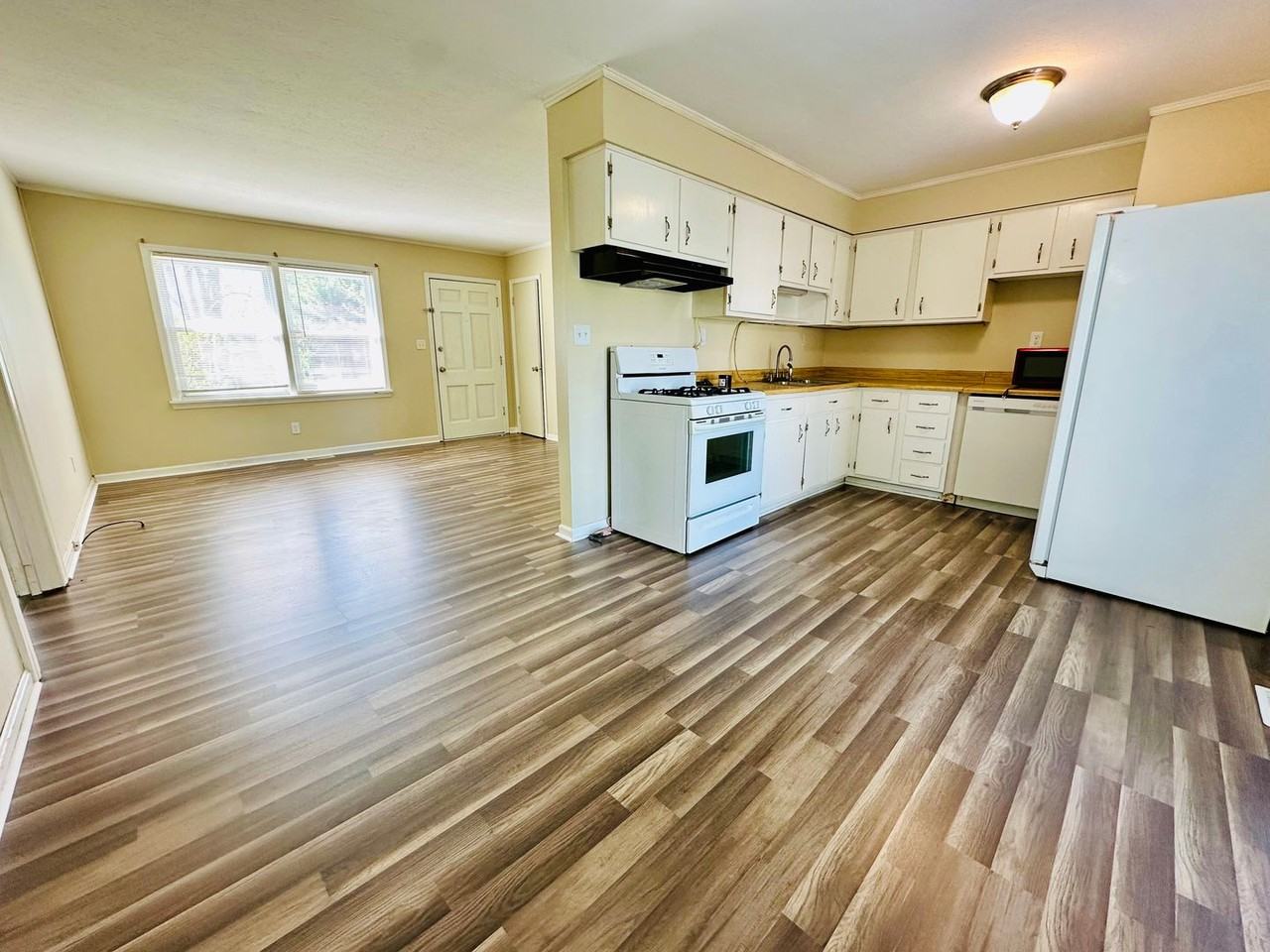 710 Latimer Ave - Photo 7 of 28