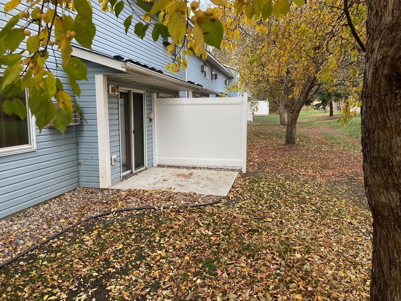3BR Hudson Renovated Townhome - Photo 4 of 5
