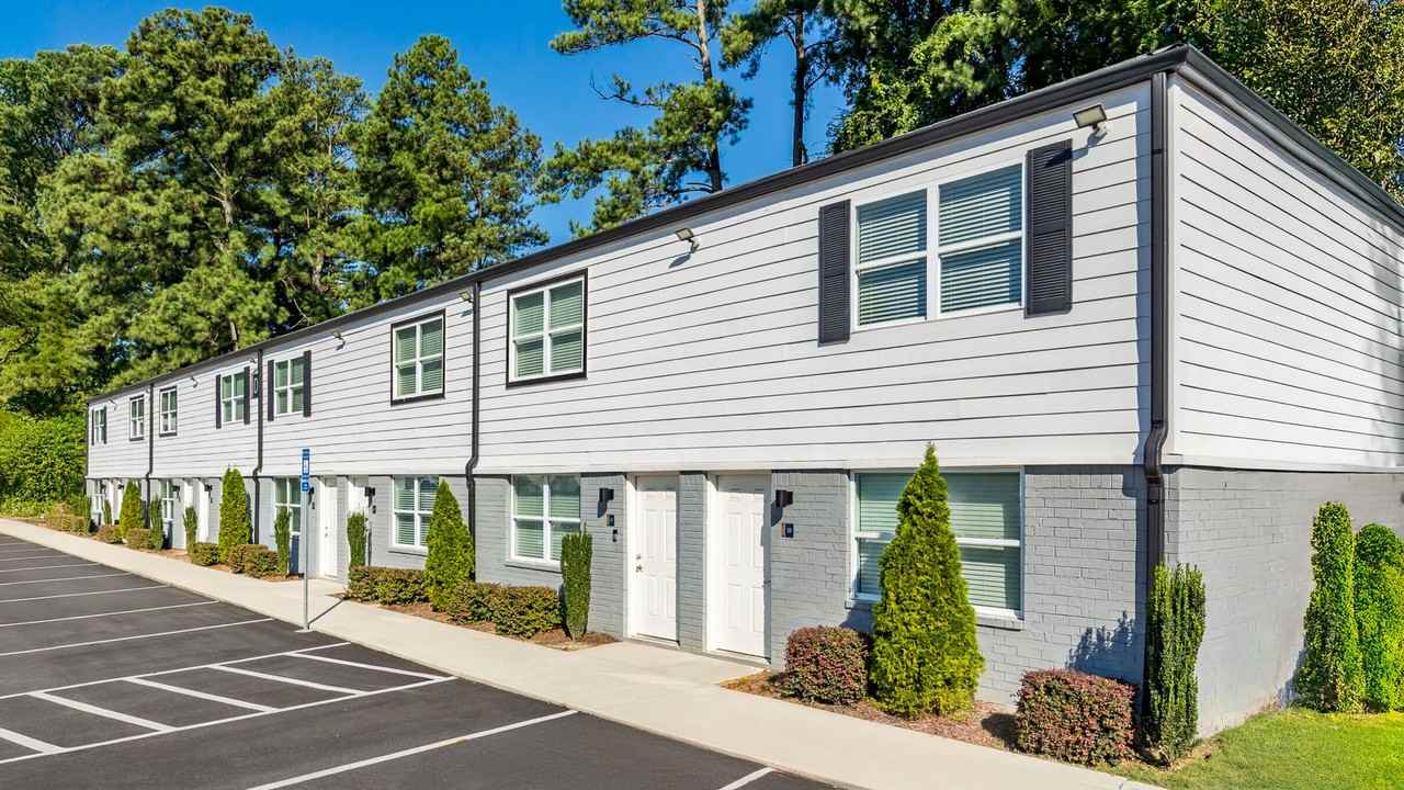 Crystal Gardens - Photo 7 of 30