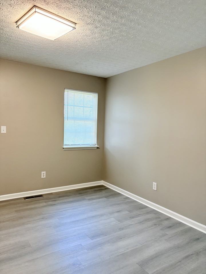 3920 Banyan Ct #B - Photo 5 of 9