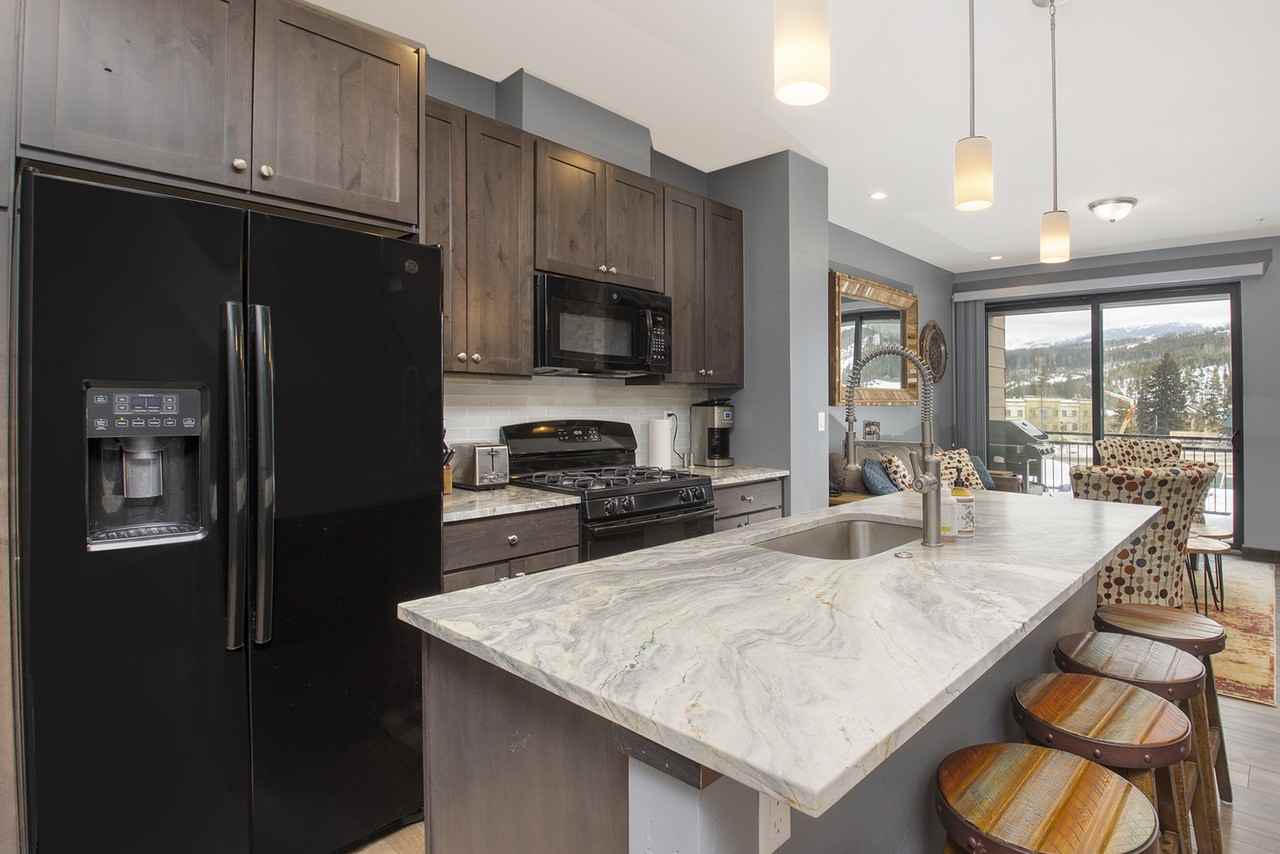 276 Lions Gate Dr - Photo 3 of 13