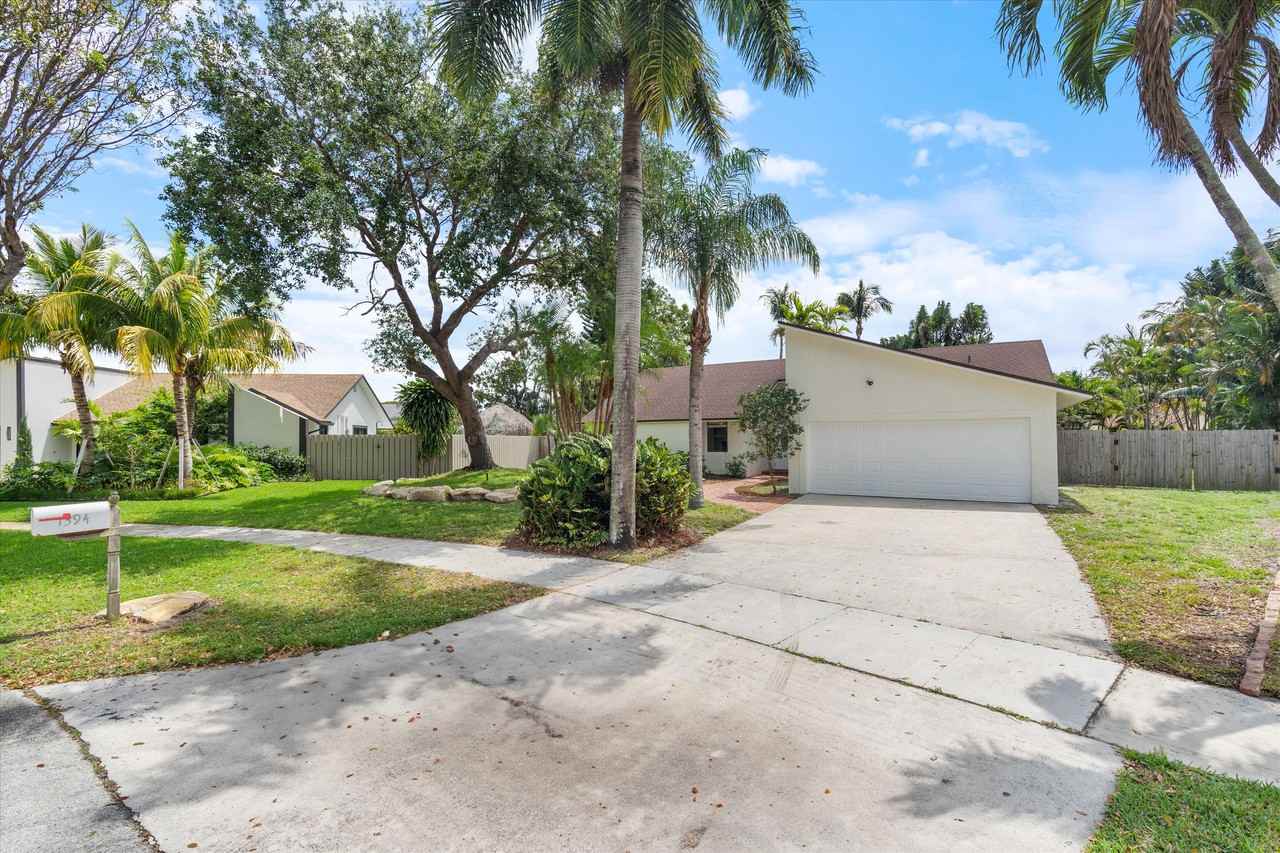 1394 Gallinule Cir #NA - Photo 2 of 27