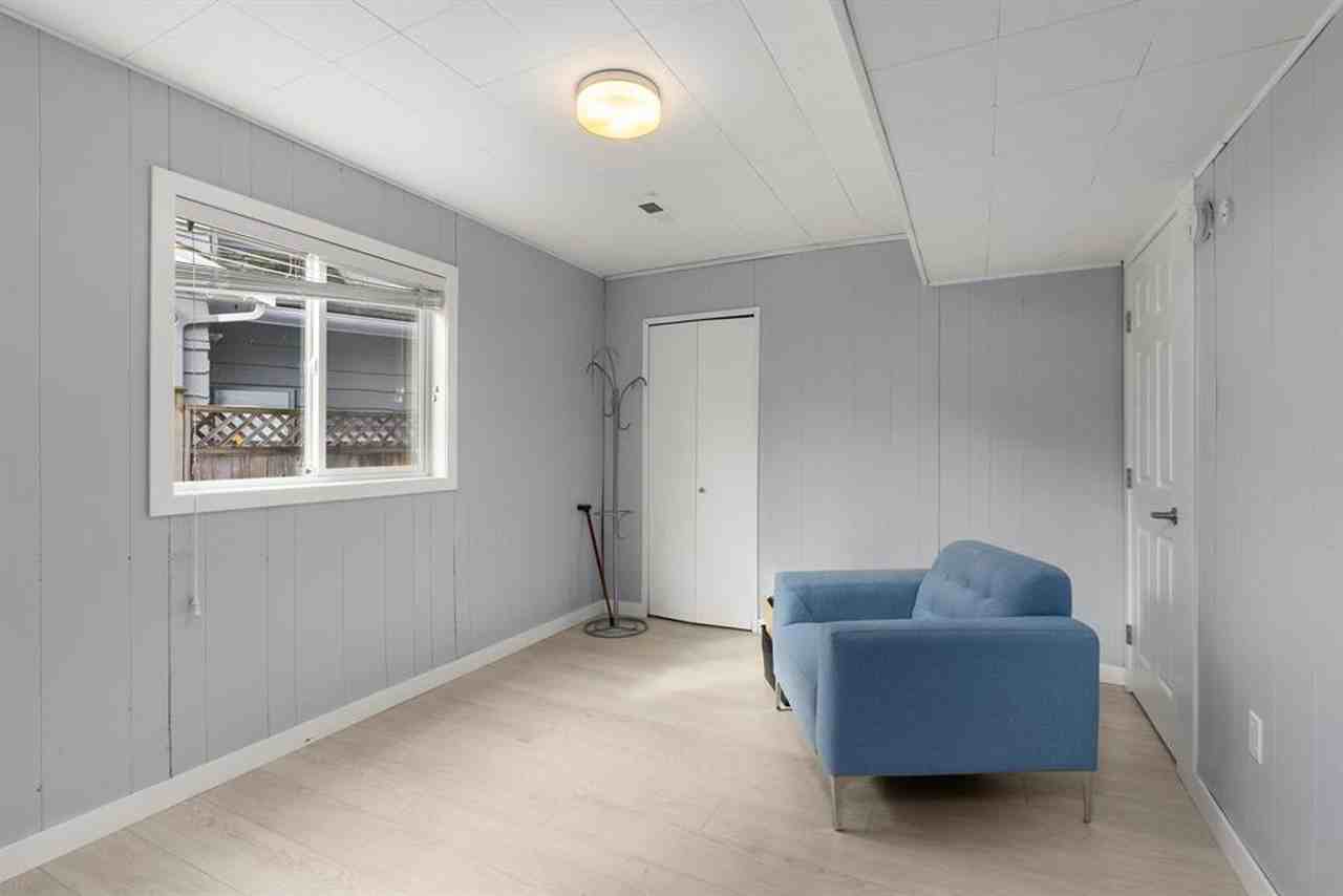 10671 Rosecroft Crescent - Photo 7 of 14