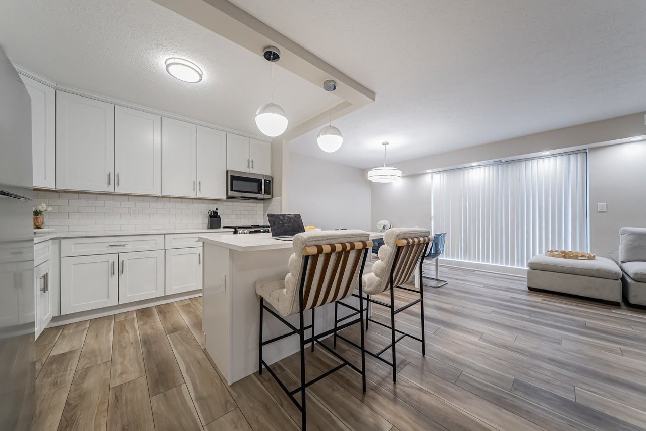 Huntington Green Apartments - Photo 3 of 50