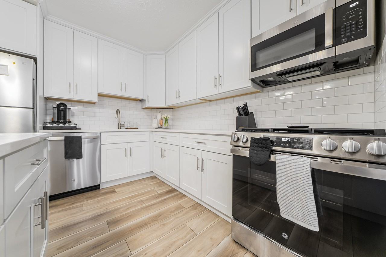 Huntington Green Apartments - Photo 4 of 50