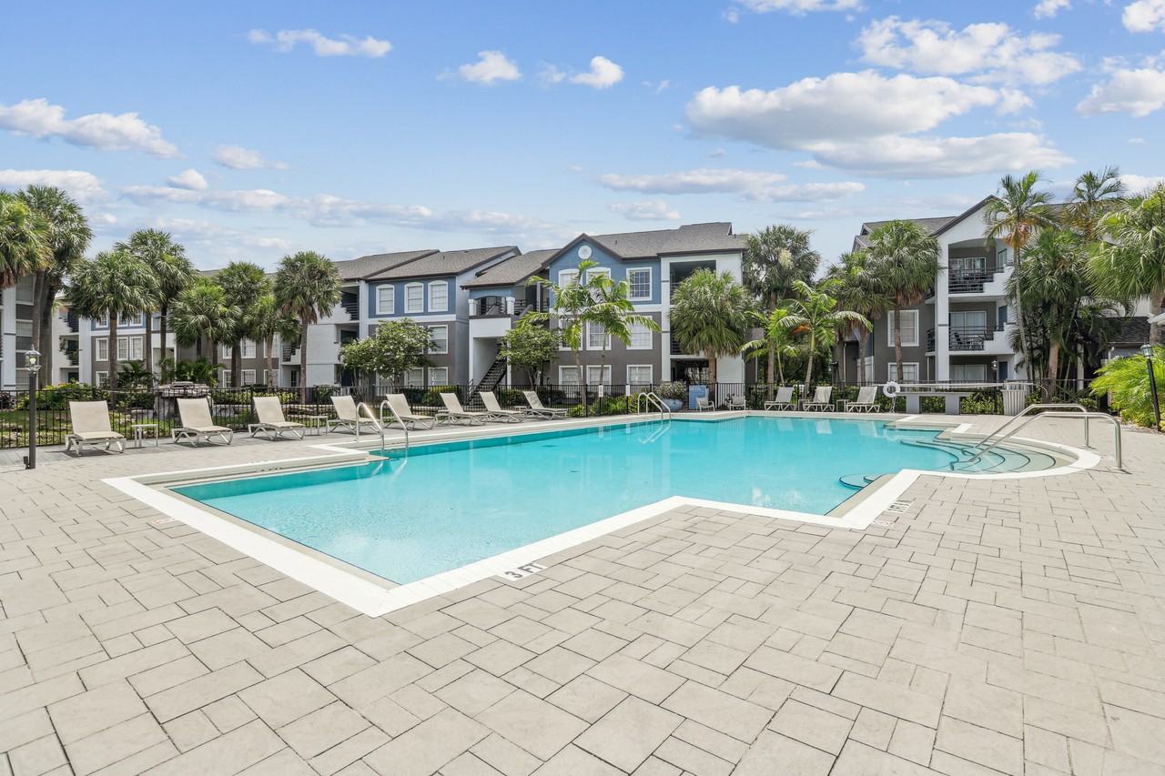 The Lennox - Photo 4 of 54