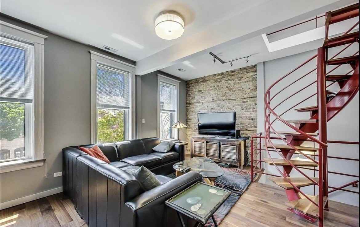 2038 W Homer St #3 - Photo 3 of 20