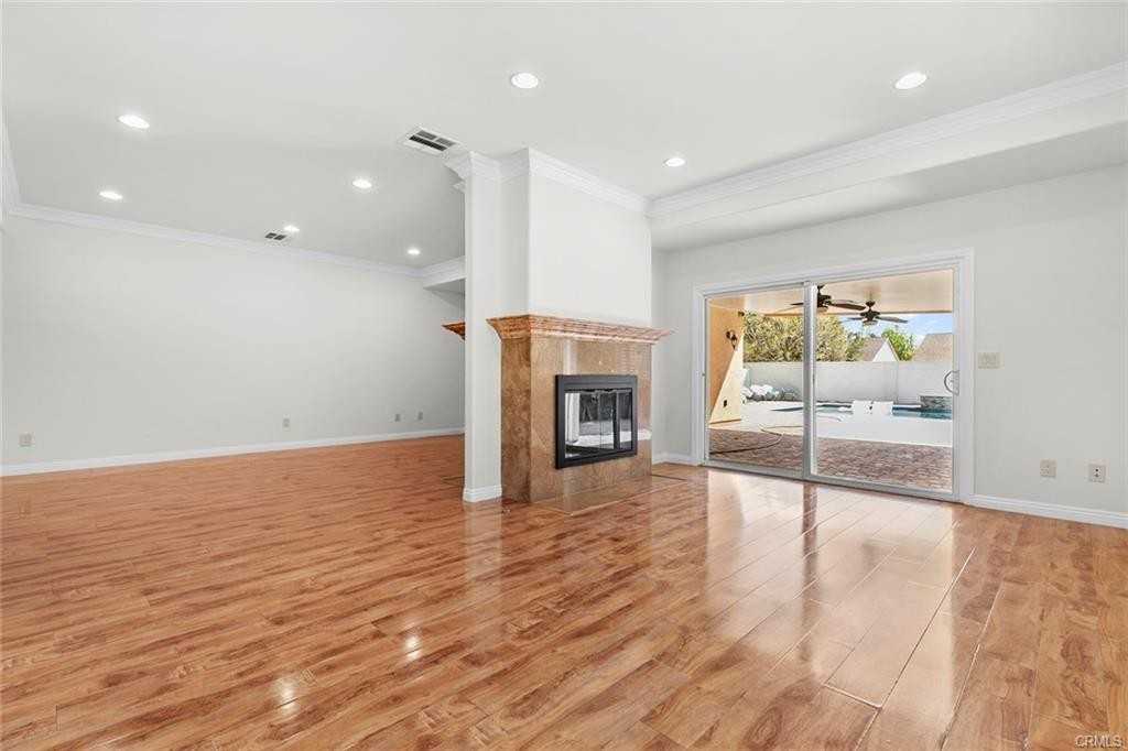 8070 Ventura Canyon Ave - Photo 2 of 8