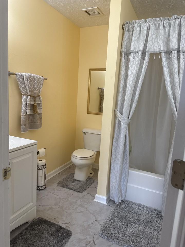 Parc Ct - Photo 2 of 8