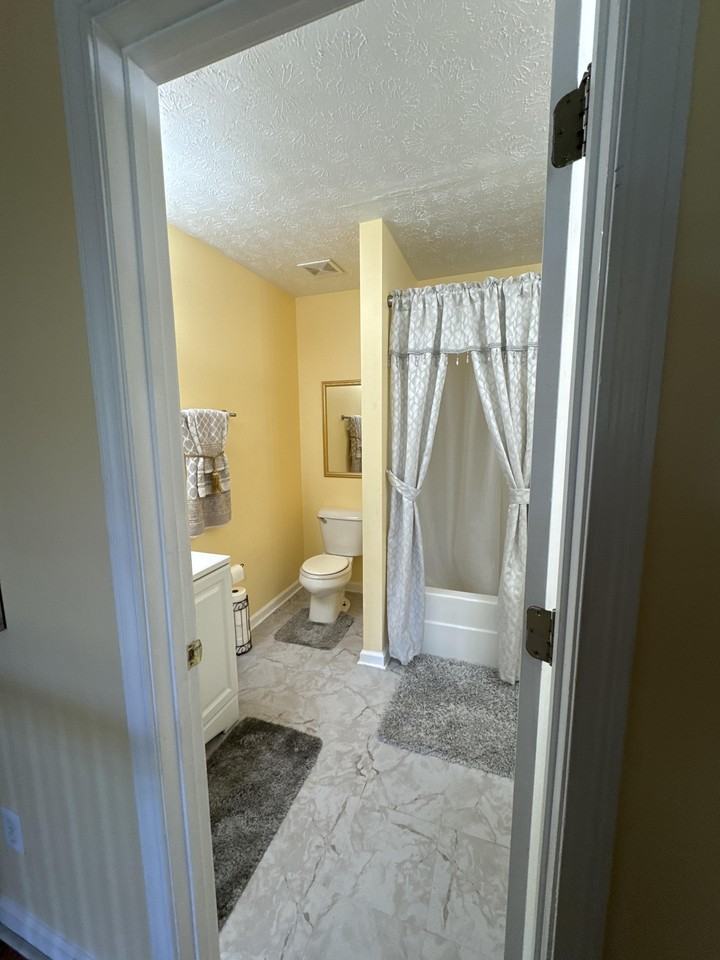 Parc Ct - Photo 3 of 8