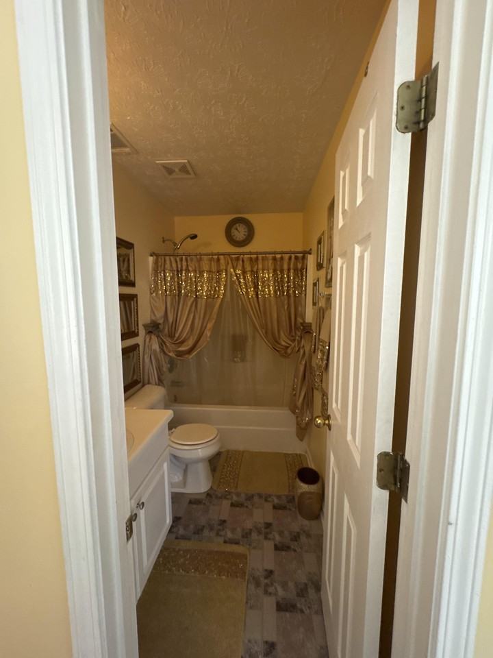 Parc Ct - Photo 4 of 8