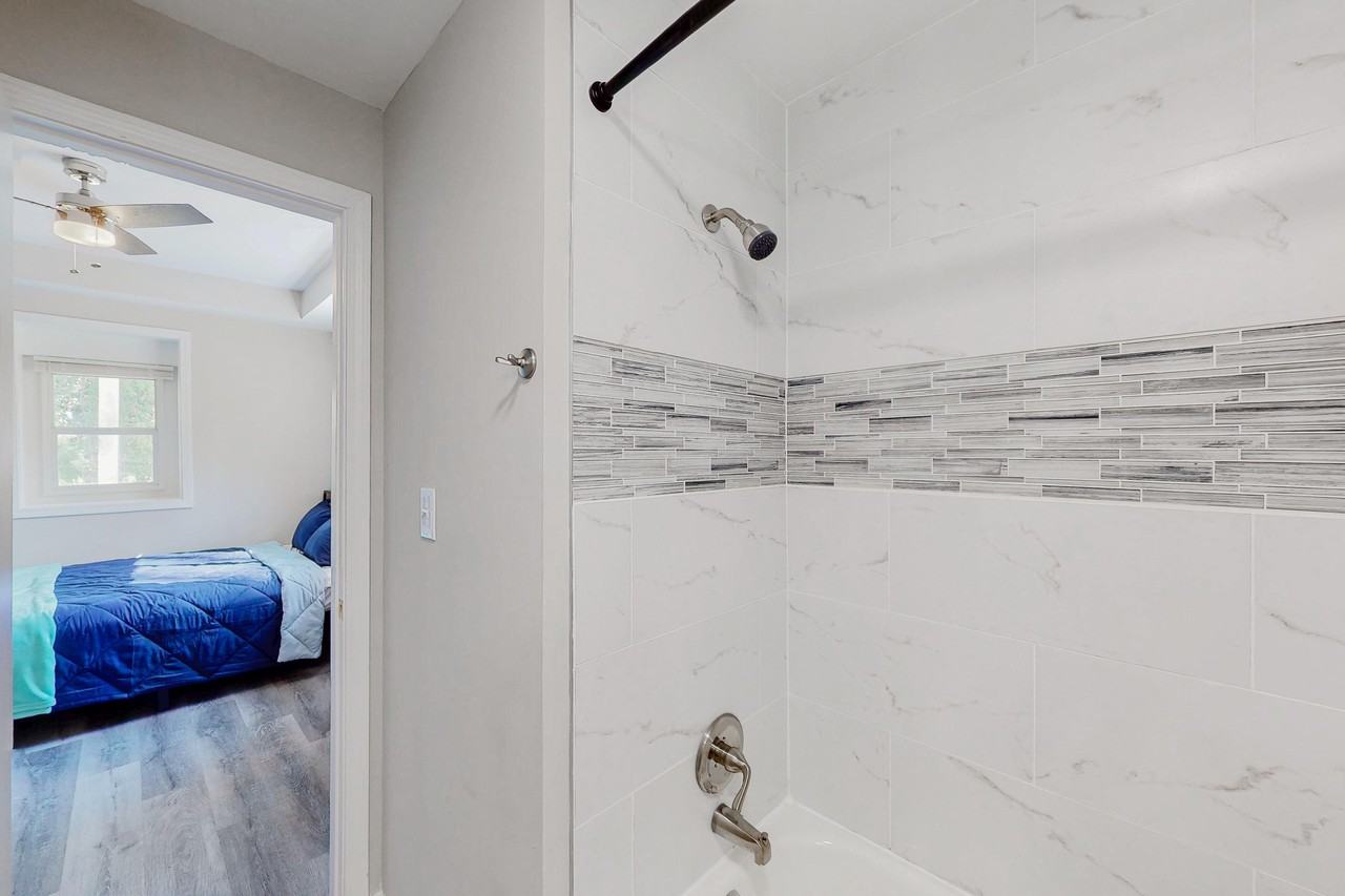 Lakewood Avenue Southeast - Photo 2 of 15