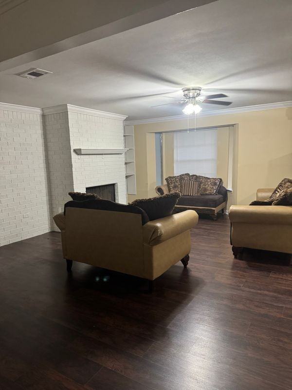 1015 Sherron Ave - Photo 2 of 5