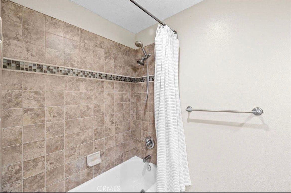 8 Dunn St - Photo 2 of 16