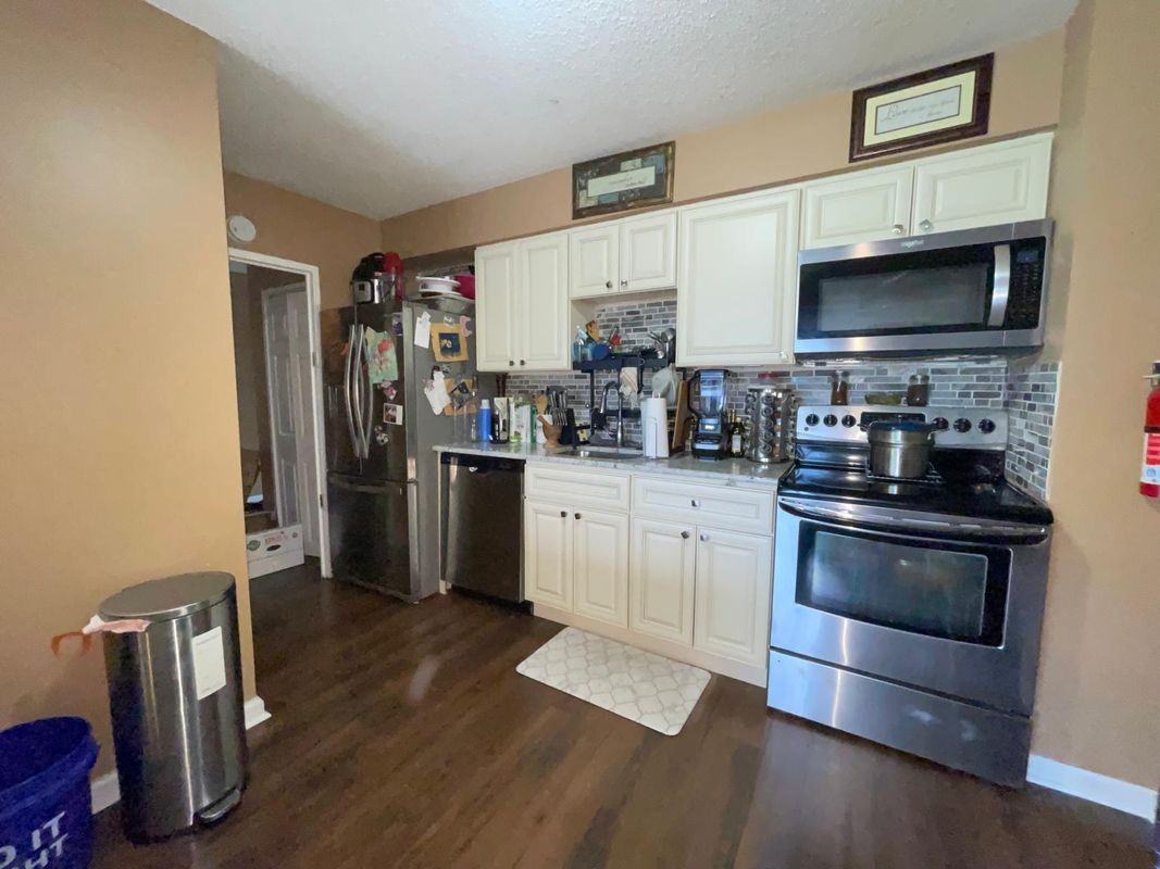 416 Chestnut St - Photo 2 of 13