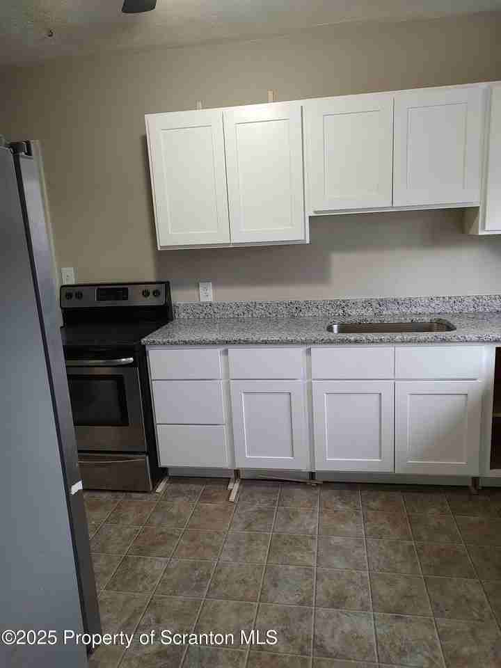 107 2nd St Apt 1st - Photo 2 of 17