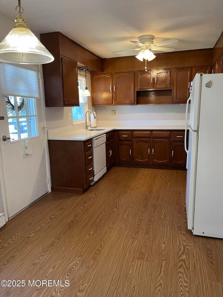 42 Buckingham Dr - Photo 7 of 23