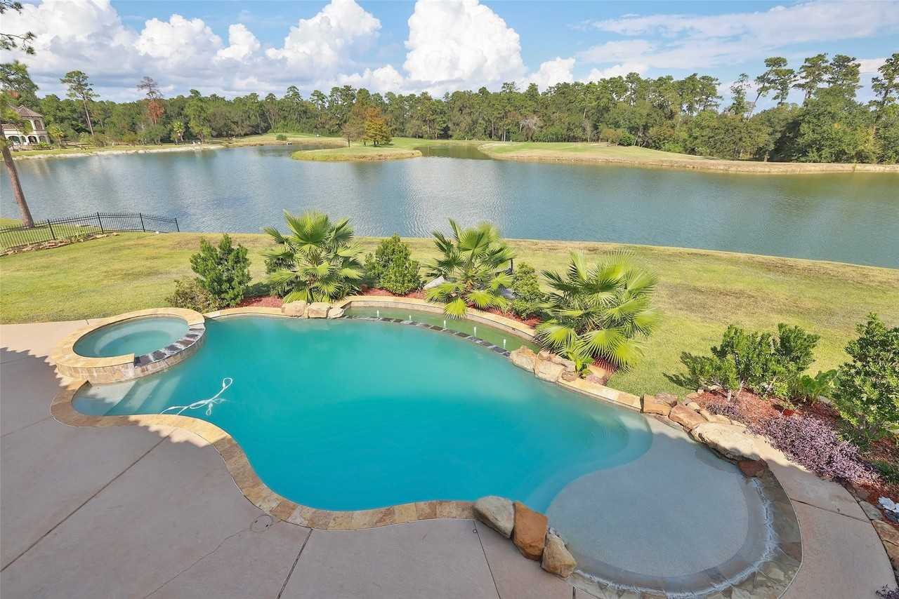 22 Post Shadow Estate Dr - Photo 2 of 50