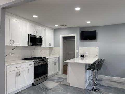 16-37 Parmelee Ave - Photo 3 of 17
