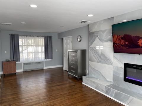 16-37 Parmelee Ave - Photo 5 of 17
